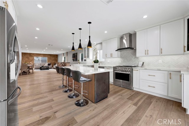 Detail Gallery Image 3 of 13 For 4912 Alonzo Ave, Encino,  CA 91316 - 5 Beds | 3/1 Baths