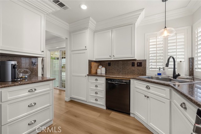 938 Cheyenne Road, Corona CA: https://media.crmls.org/medias/424a8427-e75b-4af9-b0ce-fd9a4c37f084.jpg