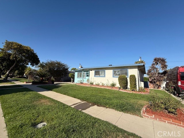 2690 Senasac Avenue, Long Beach CA: https://media.crmls.org/medias/424ac9e0-ae08-4222-876c-06380bc86047.jpg