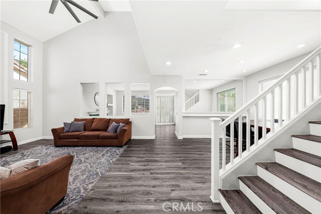 Detail Gallery Image 6 of 25 For 20220 Arthur Ct, Saugus,  CA 91350 - 3 Beds | 2/1 Baths