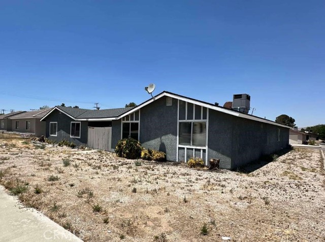 16628 Victor Street, Victorville CA: https://media.crmls.org/medias/424b3c10-32c0-4c92-887a-c4f231189efb.jpg