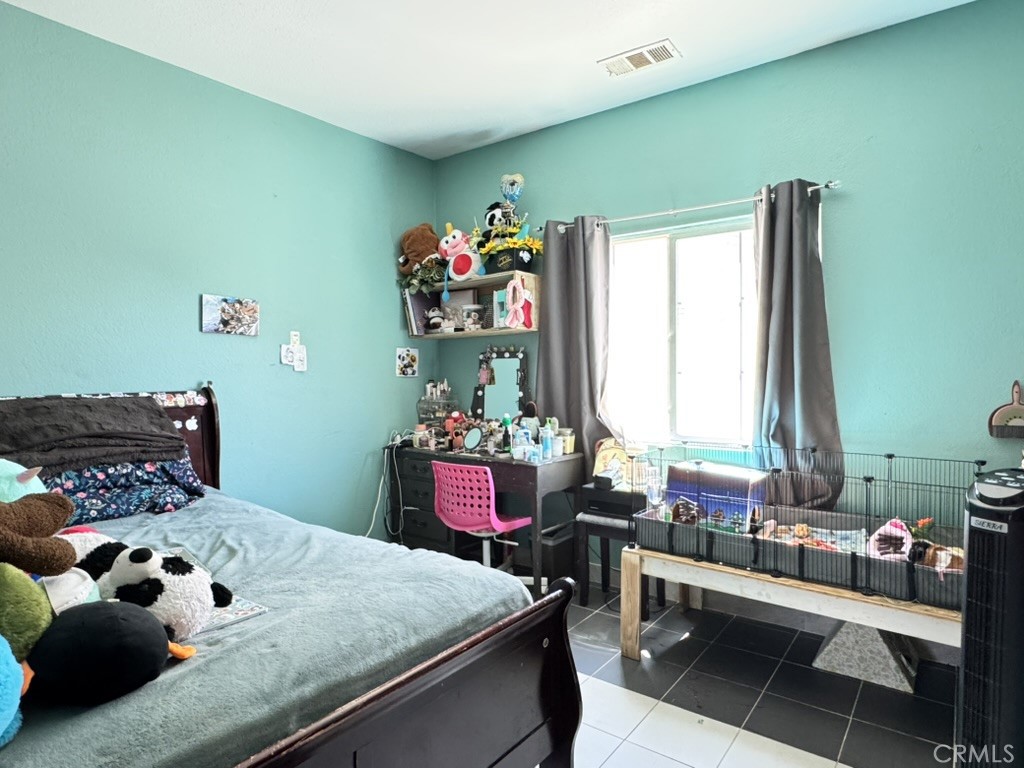 https://media.crmls.org/medias/424b91b6-08fe-40a0-8b22-07bba52b4694.jpg?preset=X-Large