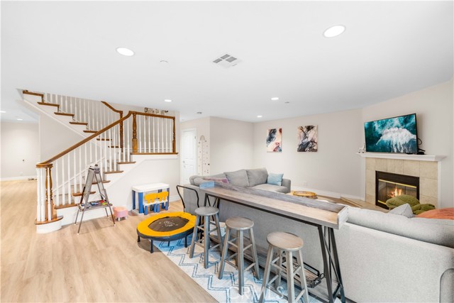 939 Via Camino, Wilmington CA: https://media.crmls.org/medias/424bfa9e-3e16-4aeb-80e1-d597804ac675.jpg
