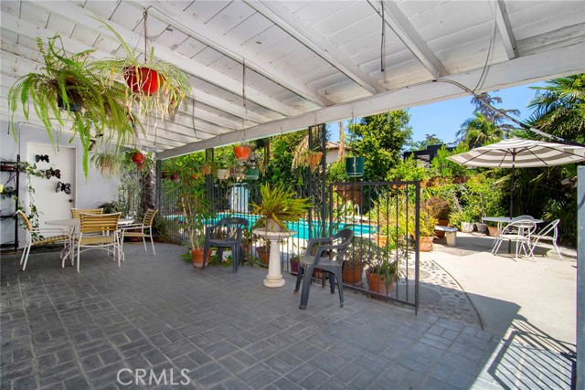 Detail Gallery Image 25 of 32 For 13943 Margate St, Sherman Oaks,  CA 91401 - 4 Beds | 3 Baths
