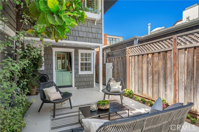44 59th Place, Long Beach CA: https://media.crmls.org/medias/424c854a-ffb5-4215-aa68-3b175bfe2d38.jpg