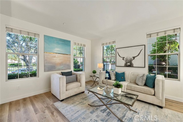 Detail Gallery Image 2 of 13 For 42 Vintage, Irvine,  CA 92620 - 1 Beds | 1/1 Baths