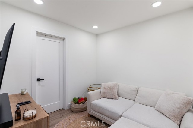 1320 Bush Street, San Diego CA: https://media.crmls.org/medias/424e0179-85e3-48db-84cf-b7dca53be163.jpg