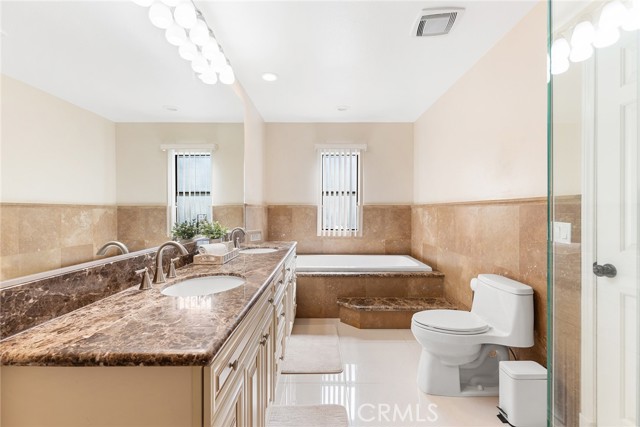 5005 Delita Place, Woodland Hills CA: https://media.crmls.org/medias/424e2ca1-769f-4754-ac05-5469b990ef31.jpg