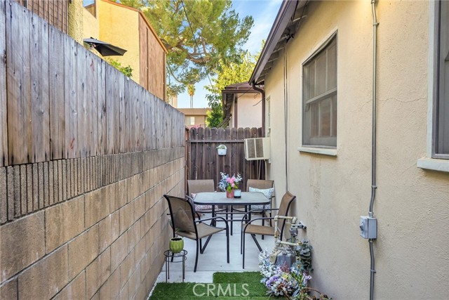 Detail Gallery Image 16 of 21 For 4266 Troost, Studio City,  CA 91604 - 1 Beds | 1 Baths