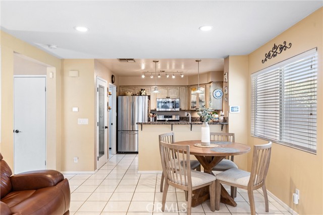 Detail Gallery Image 12 of 47 For 861 Shade Tree Way, Corona,  CA 92878 - 3 Beds | 2/1 Baths