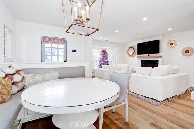 861 12th Court, Manhattan Beach, California 90266, 3 Bedrooms Bedrooms, ,2 BathroomsBathrooms,Residential,Sold,12th,SB21259266