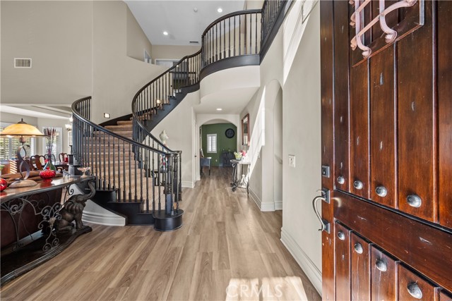 15355 Michael Crest Drive, Canyon Country CA: https://media.crmls.org/medias/42503ea9-4ce4-411b-89ae-0fb98b25ab2a.jpg