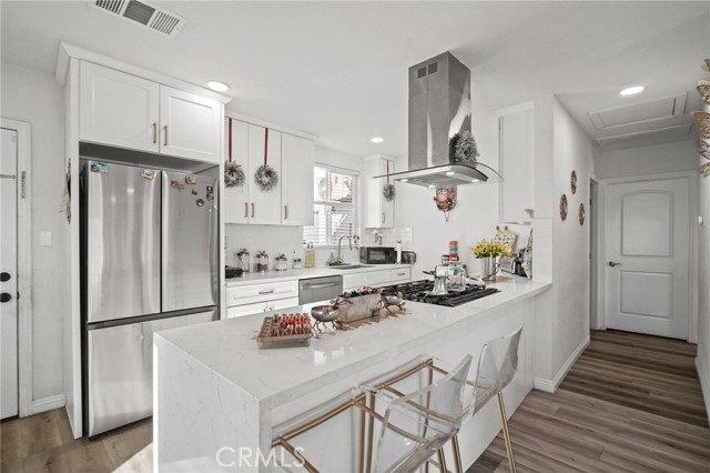 Detail Gallery Image 14 of 44 For 7323 Camellia Ave, North Hollywood,  CA 91605 - 5 Beds | 3 Baths