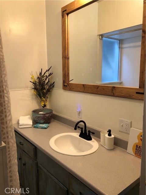 Detail Gallery Image 10 of 21 For 2315 J St, Eureka,  CA 95501 - 3 Beds | 2 Baths