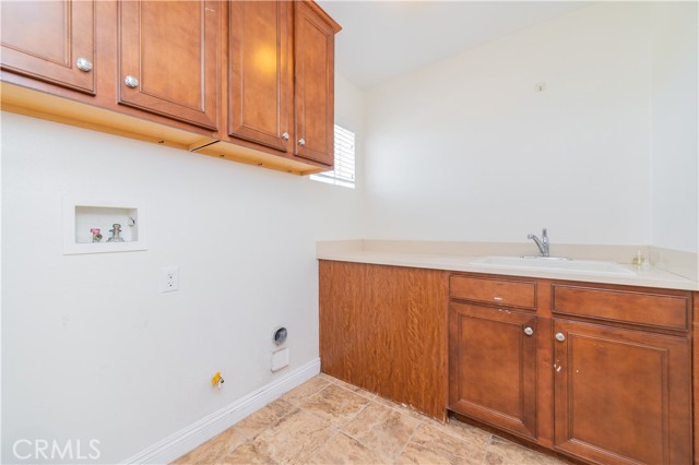 6851 Tourmaline Drive, Eastvale CA: https://media.crmls.org/medias/4250a5c5-26d9-4a29-9f24-f5f82d19bafb.jpg