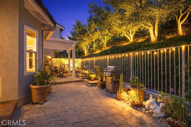 Detail Gallery Image 3 of 30 For 847 S Amber Ln, Anaheim Hills,  CA 92807 - 3 Beds | 3 Baths