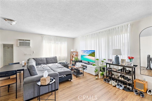 1107 Okoboji Drive, Arcadia CA: https://media.crmls.org/medias/4251bca8-df9f-4a6e-a59e-c08b4303160f.jpg
