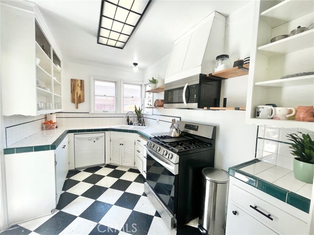 1037 North Rose Street photo 6