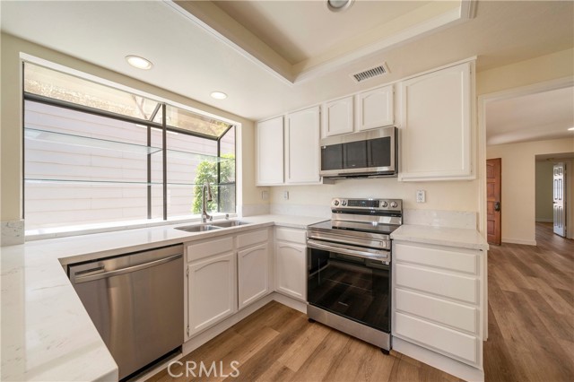 28147 Alava, Mission Viejo CA: https://media.crmls.org/medias/425236f2-54cd-4f6b-bae5-400c393b0692.jpg