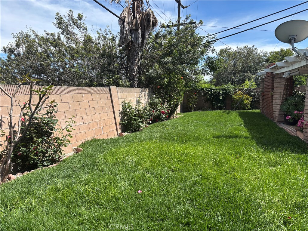 https://media.crmls.org/medias/4252659d-0d3e-4fa0-9e27-a96c643d4694.jpg?preset=X-Large