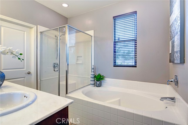 Detail Gallery Image 13 of 31 For 12001 Rock Creek Ct, Hawthorne,  CA 90250 - 4 Beds | 3 Baths