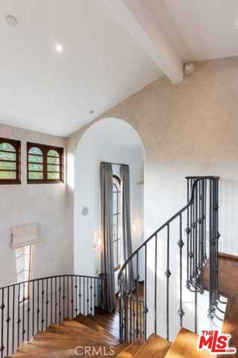 Detail Gallery Image 12 of 29 For 746 Norway Ln, Los Angeles,  CA 90049 - 5 Beds | 6 Baths
