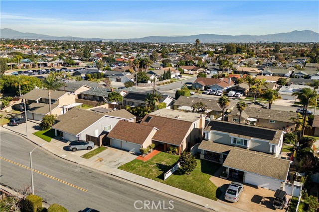 Detail Gallery Image 21 of 29 For 19782 Felcliff, Huntington Beach,  CA 92646 - 5 Beds | 3 Baths
