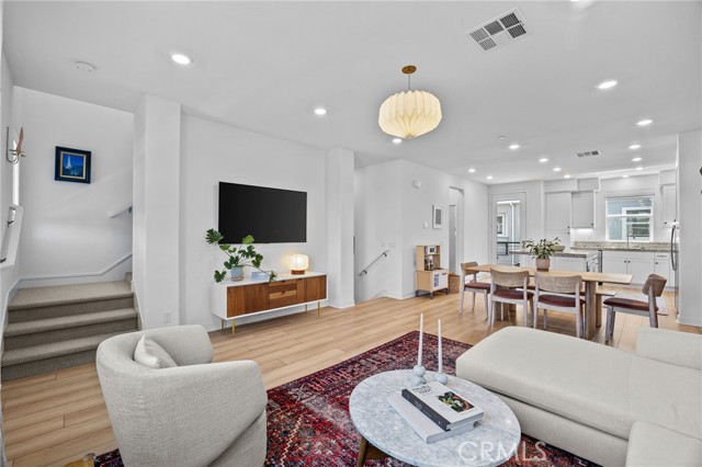Detail Gallery Image 6 of 47 For 323 Adela, Lake Forest,  CA 92630 - 3 Beds | 3/1 Baths