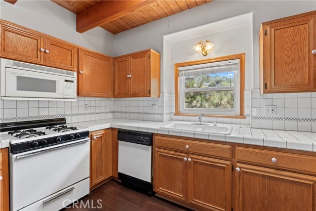 Detail Gallery Image 6 of 28 For 1176 Aleutian Dr, Lake Arrowhead,  CA 92352 - 3 Beds | 2/1 Baths