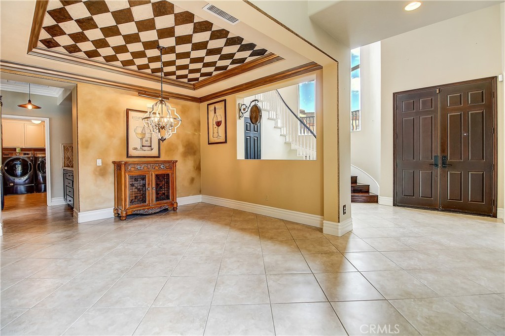 https://media.crmls.org/medias/4252fd3d-9ba0-4a94-b070-7f02446b5302.jpg?preset=X-Large