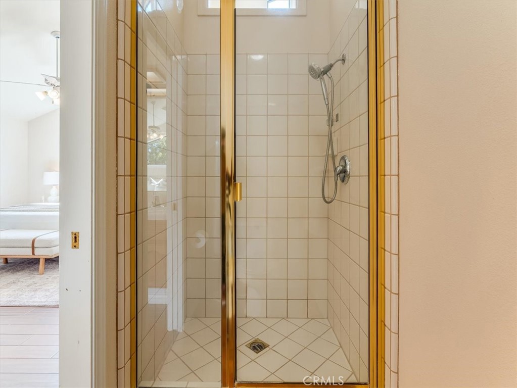 https://media.crmls.org/medias/425303b2-2f30-40cd-a0f3-c275bf08d69e.jpg?preset=X-Large