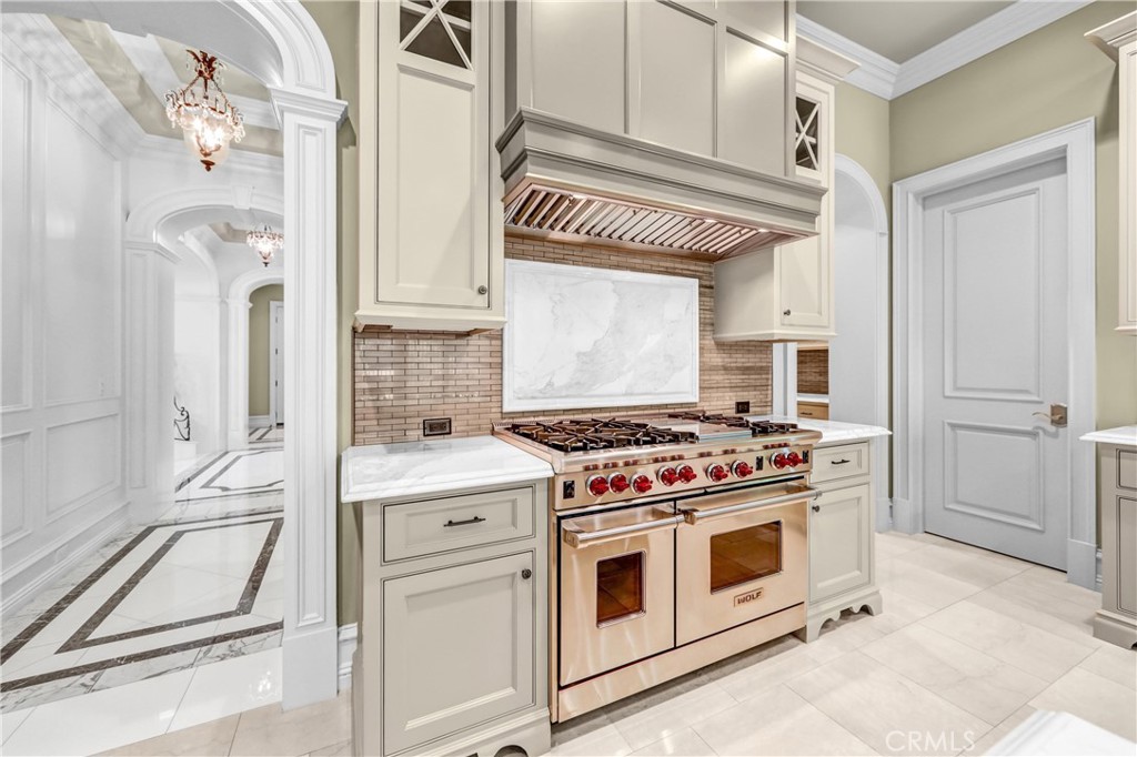 https://media.crmls.org/medias/4253df7f-5a0c-4bd8-b222-eda4f4b13950.jpg?preset=X-Large