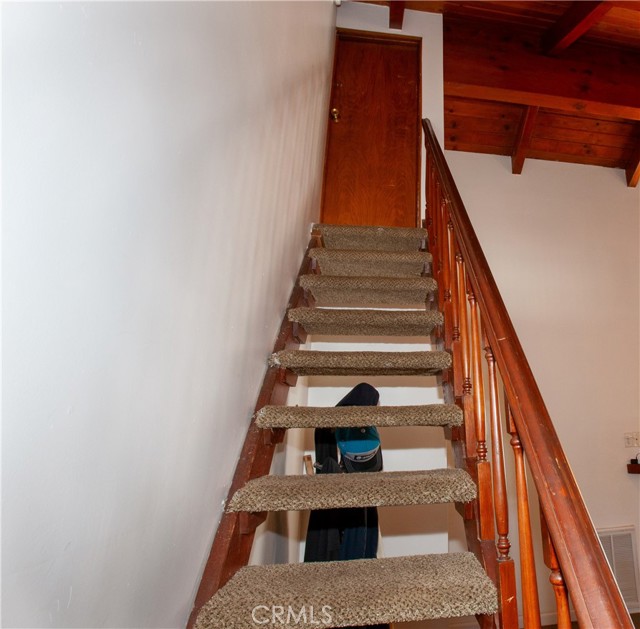 2359 Avian Way, Running Springs CA: https://media.crmls.org/medias/425448b9-4523-4f8b-8b3d-62fbb47f2287.jpg