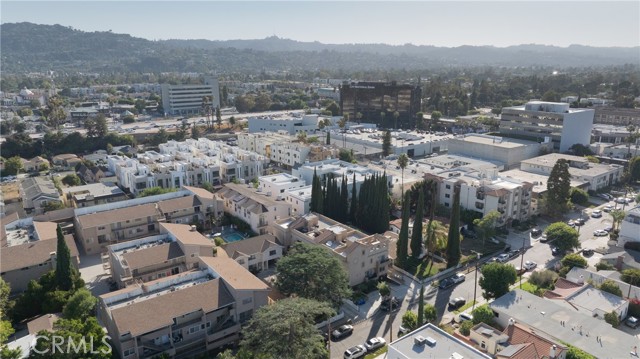 Detail Gallery Image 25 of 27 For 10808 Kling St #5,  Toluca Lake,  CA 91602 - 3 Beds | 2/1 Baths