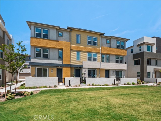 27148 Valley Oak Place, Valencia CA: https://media.crmls.org/medias/4255a321-b781-4312-b0b1-c21ad85526bd.jpg