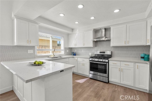 Detail Gallery Image 12 of 44 For 9549 Gladbeck, Northridge,  CA 91324 - 5 Beds | 2/1 Baths