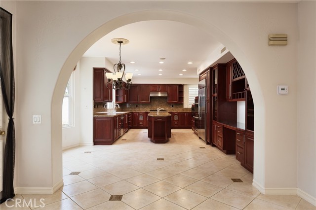 6471 Frampton Circle, Huntington Beach CA: https://media.crmls.org/medias/4256e9a6-9cff-4d82-94ed-4da70671810c.jpg