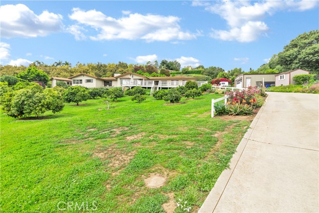 735 Del Valle Drive, Fallbrook CA: https://media.crmls.org/medias/425710d4-50a1-4522-9975-dd90e5891080.jpg