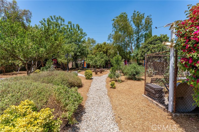 6217 Orion Avenue, Van Nuys CA: https://media.crmls.org/medias/42572ca9-e19c-4a0b-8f68-e02a48355d74.jpg