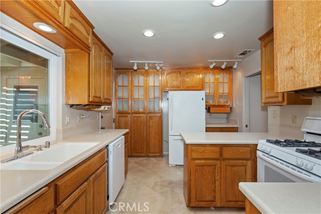 Detail Gallery Image 9 of 32 For 1631 Carmel, Upland,  CA 91784 - 2 Beds | 2 Baths