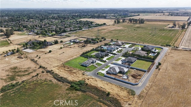 1901 E Sorrento Court, Merced CA: https://media.crmls.org/medias/425836df-fd27-46c1-a428-113a8c1d9cc8.jpg