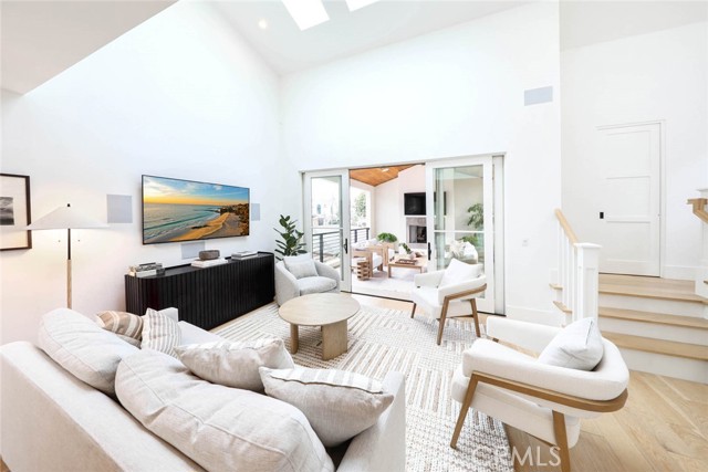 Detail Gallery Image 6 of 22 For 519 .5 Larkspur Ave, Corona Del Mar,  CA 92625 - 2 Beds | 2/1 Baths