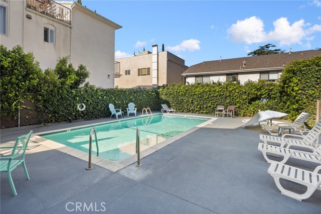 Detail Gallery Image 15 of 21 For 10757 Hortense #307,  North Hollywood,  CA 91602 - 3 Beds | 2/1 Baths
