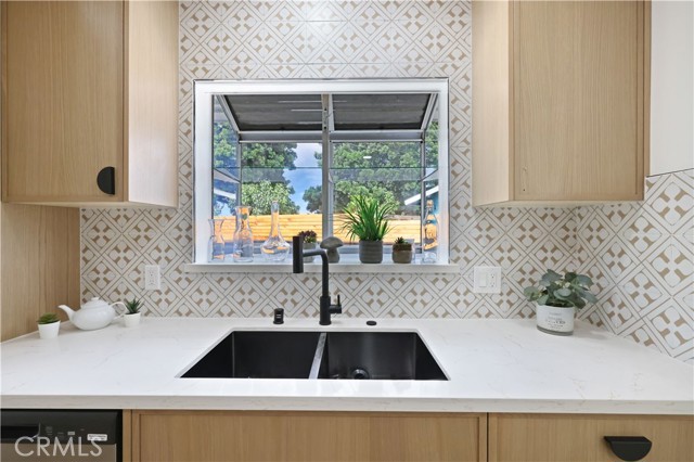 3565 Lashbrook Ave, Rosemead CA: https://media.crmls.org/medias/4258ca3b-c8fb-4c45-8bb7-86d26c6594bb.jpg