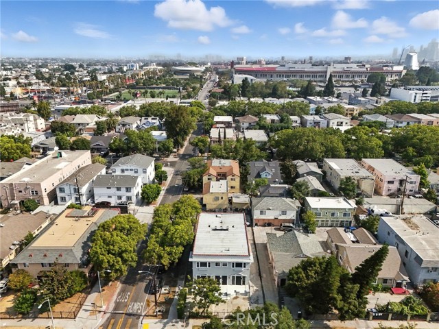 873 W 41st Drive, Los Angeles CA: https://media.crmls.org/medias/42592871-193f-44a7-a52b-2b9707e8937c.jpg