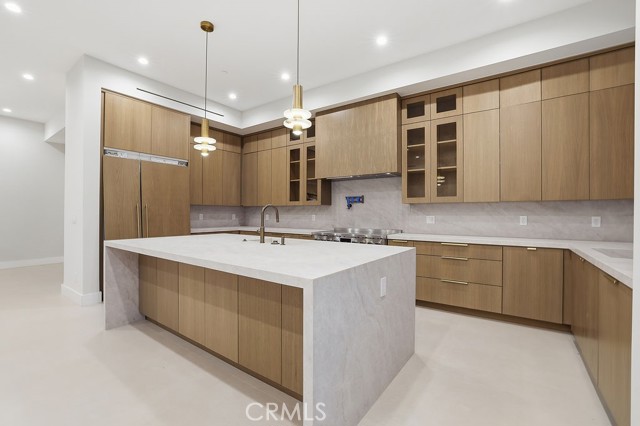 Detail Gallery Image 12 of 22 For 4617 Atoll Ave, Sherman Oaks,  CA 91423 - 5 Beds | 5 Baths