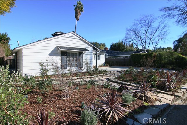 Detail Gallery Image 3 of 34 For 5434 Ventura Canyon Ave, Sherman Oaks,  CA 91401 - 3 Beds | 2 Baths