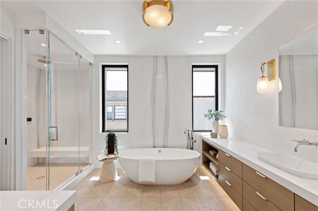 316 32nd Street, Manhattan Beach CA: https://media.crmls.org/medias/4259f1a3-905e-4c4c-8a07-396e2d7fe715.jpg