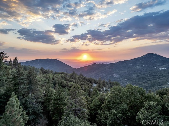 Detail Gallery Image 2 of 72 For 29901 Eagles Nest Dr., Idyllwild,  CA 92549 - 6 Beds | 5 Baths