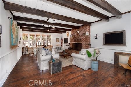 https://media.crmls.org/medias/425aba86-0df7-4955-a47f-5e110ab4f892.jpg?preset=X-Large
